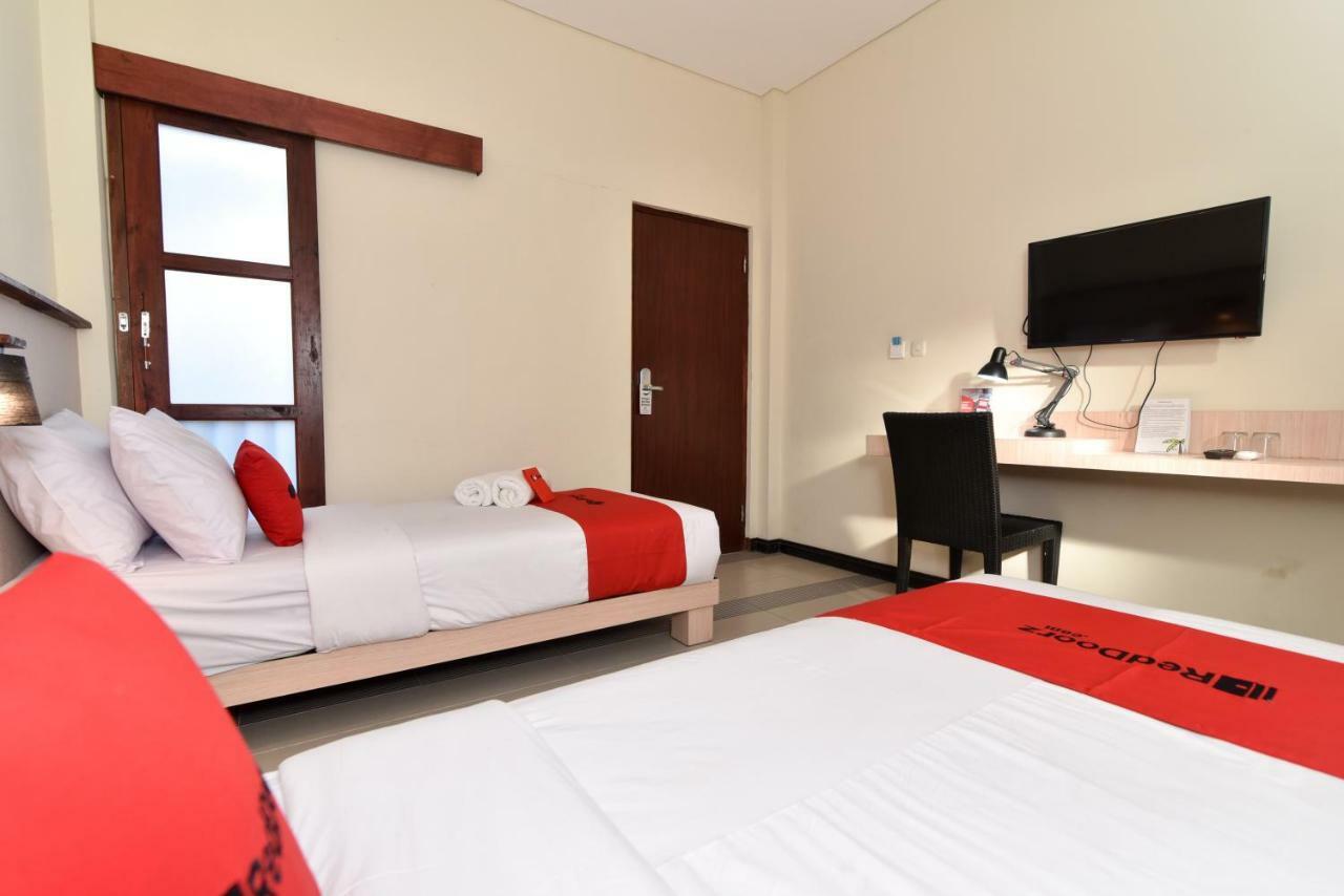 Reddoorz Near Legian Street Otel Kuta Lombok Dış mekan fotoğraf