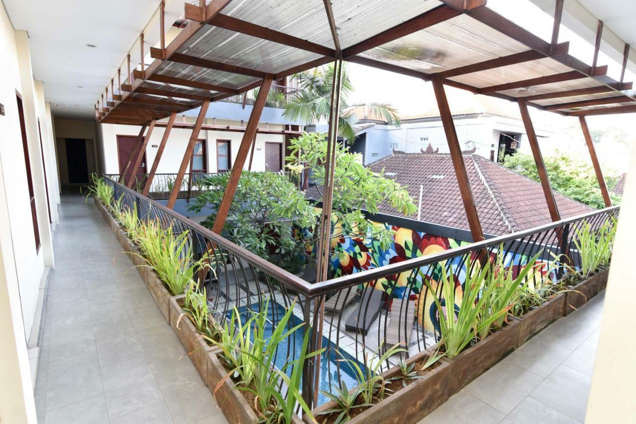 Reddoorz Near Legian Street Otel Kuta Lombok Dış mekan fotoğraf