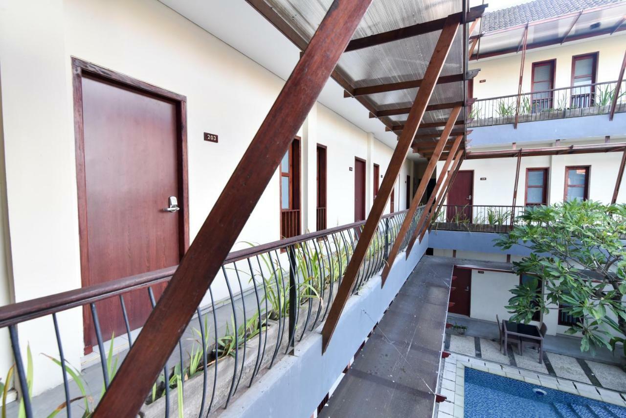 Reddoorz Near Legian Street Otel Kuta Lombok Dış mekan fotoğraf