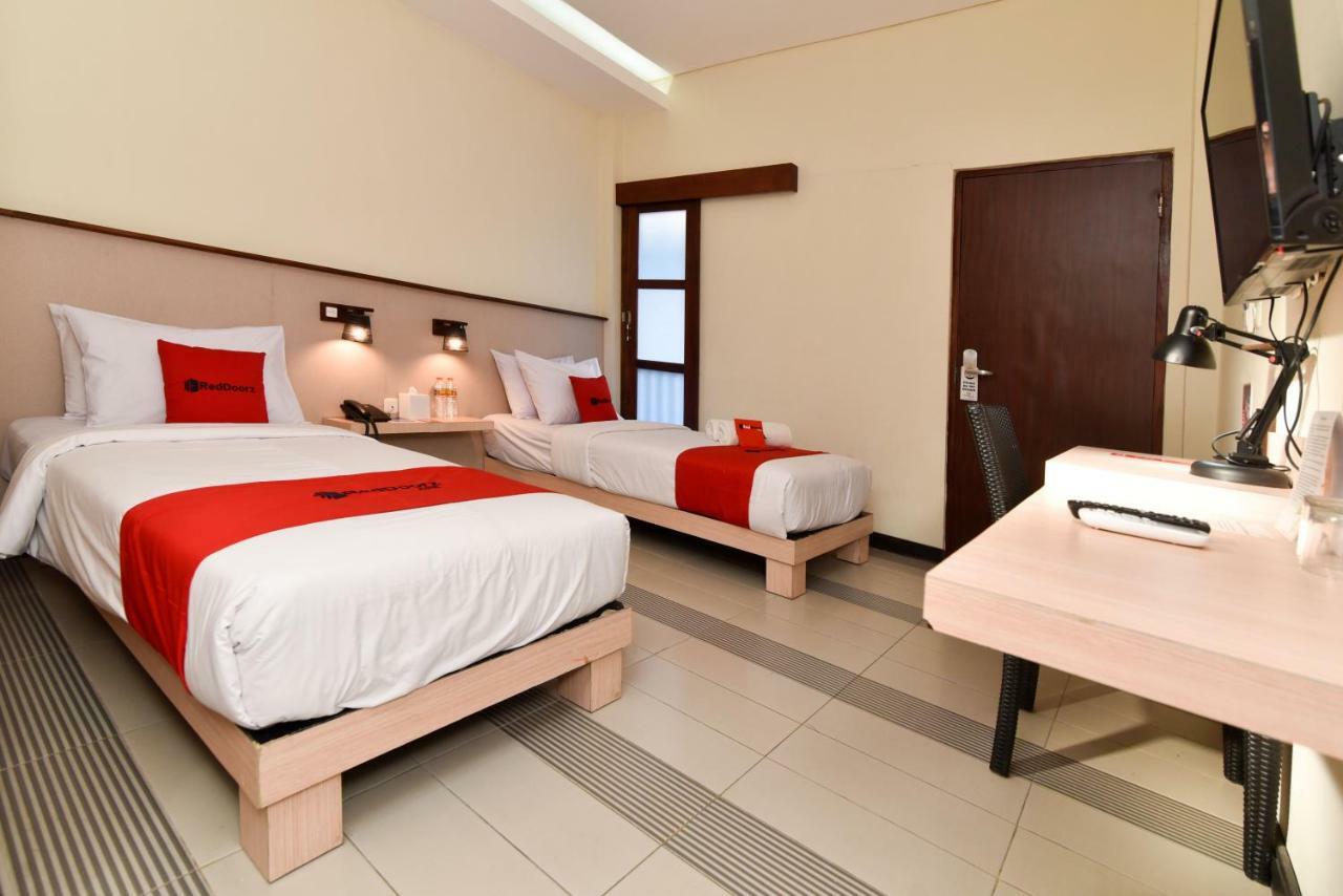 Reddoorz Near Legian Street Otel Kuta Lombok Dış mekan fotoğraf